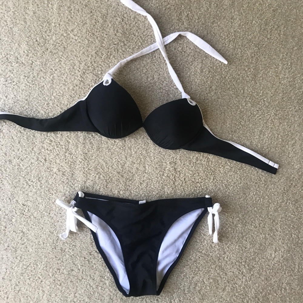 Black and white bikini top and bottom